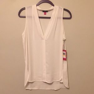 NWT Vince Camuto top